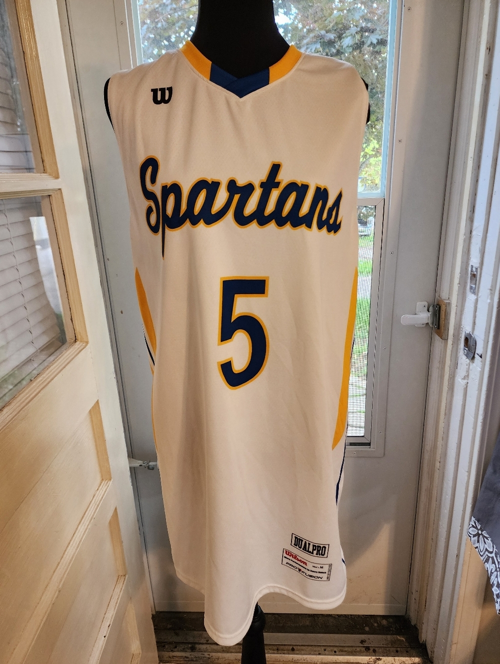 Wilson Dual Pro Spartans #5 Basketball Jersey – Pro Cut Team  Style